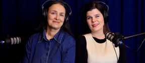 The creators of the literature podcast series: Saija Pyhärinne and Sari Päivärinne.